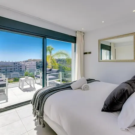 Vacation Marbella I De La Resina, Infinity Pool, Golf Community, Africa Views Villa Estepona