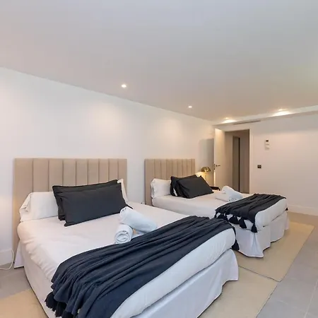 Villa Vacation Marbella I De La Resina, Infinity Pool, Golf Community, Africa Views