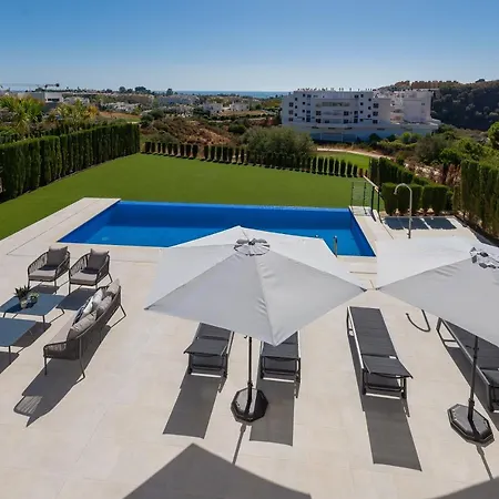 Villa Vacation Marbella I De La Resina, Infinity Pool, Golf Community, Africa Views Estepona