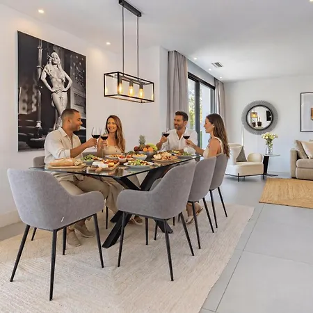 Vacation Marbella I De La Resina, Infinity Pool, 24-7 Security, Rooftop Solarium, Bbq, Golf Community, Africa Views Villa Estepona